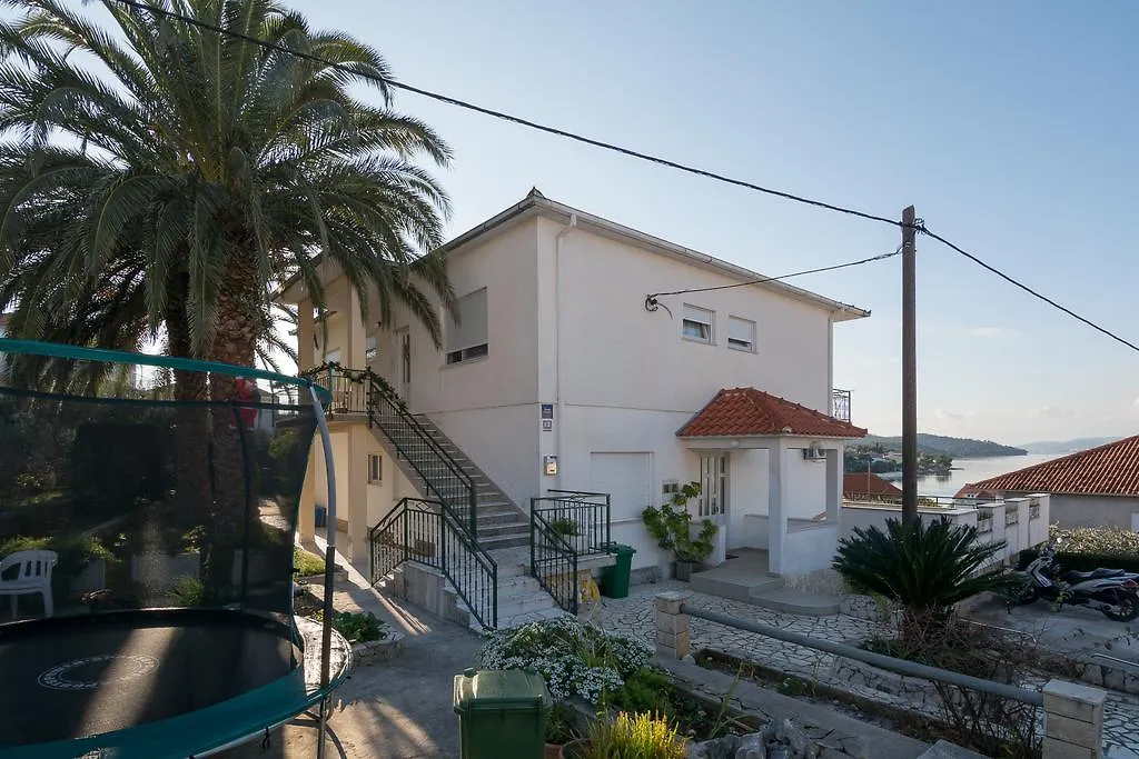 Apartments Marina Trogir Kroatien