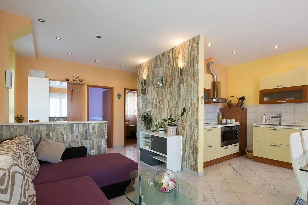 Apartments Marina Trogir Kroatien